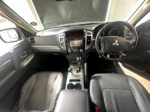 Mitsubishi Pajero 3-door 3.2DI-D GLS - Image 6