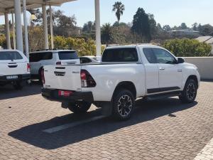Toyota Hilux 2.8GD-6 Xtra cab 4x4 Legend 50 auto - Image 2