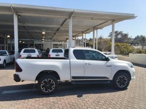 Toyota Hilux 2.8GD-6 Xtra cab 4x4 Legend 50 auto - Image 3