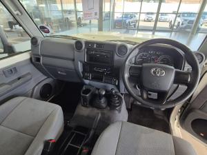 Toyota Land Cruiser 79 4.5DS/C - Image 6