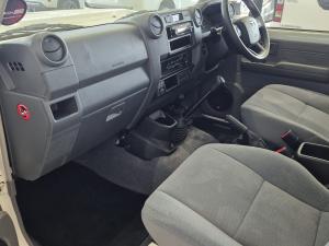 Toyota Land Cruiser 79 4.5DS/C - Image 7