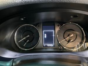 Toyota Hilux 2.4 GD-6 RB Raider automaticE/CAB - Image 11