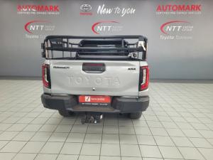 Toyota Hilux 2.8 GD-6 RB Raider X 4X4 automaticXtra Cab - Image 5