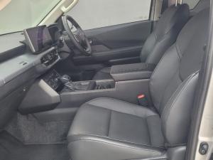 Toyota Hilux 2.8 GD-6 RB Raider X 4X4 automaticXtra Cab - Image 7