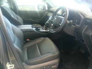 Toyota Landcruiser 300 V6 3.3D GX-R - Image 10