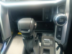 Toyota Landcruiser 300 V6 3.3D GX-R - Image 19