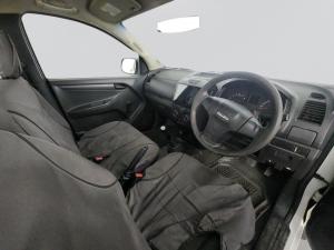 Isuzu D-MAX 250C Fleetside S/C - Image 8
