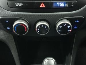 Hyundai Grand i10 1.0 Motion auto - Image 10