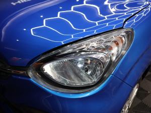 Toyota Vitz 1.0 - Image 12