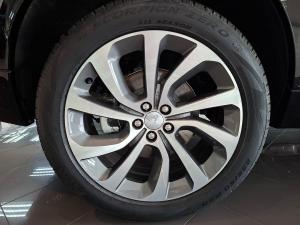 Land Rover Discovery Sport D200 R-Dynamic SE - Image 12