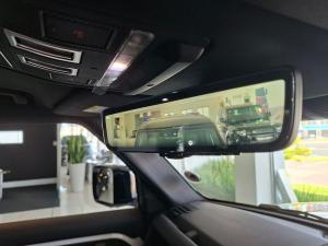 Land Rover Defender 110 D250 X-Dynamic SE - Image 21