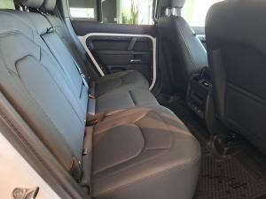 Land Rover Defender 110 D250 X-Dynamic SE - Image 25