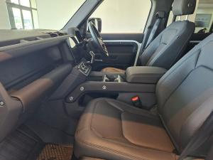 Land Rover Defender 110 D250 X-Dynamic SE - Image 28