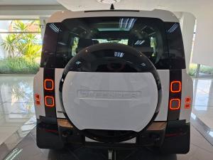 Land Rover Defender 110 D250 X-Dynamic SE - Image 8