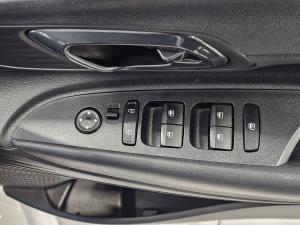 Hyundai i20 1.4 Premium - Image 19