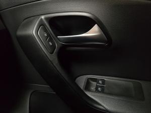 Volkswagen Polo Vivo hatch 1.4 Life - Image 15