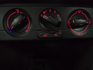 Volkswagen Polo Vivo hatch 1.4 Life - Image 16
