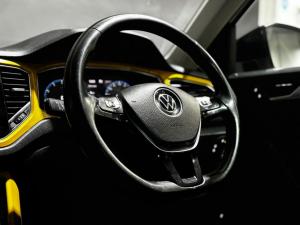 Volkswagen T-Roc 2.0TSI 140kW 4Motion Design - Image 13