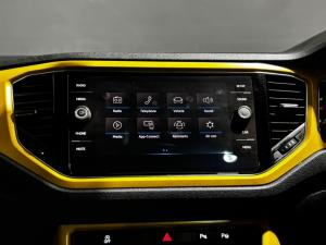 Volkswagen T-Roc 2.0TSI 140kW 4Motion Design - Image 18