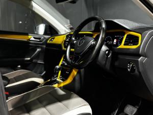 Volkswagen T-Roc 2.0TSI 140kW 4Motion Design - Image 19