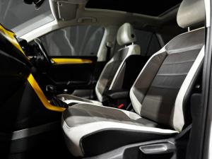 Volkswagen T-Roc 2.0TSI 140kW 4Motion Design - Image 22