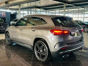 Mercedes-Benz GLA GLA200d Progressive - Image 10