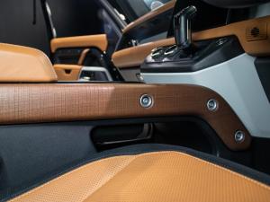 Land Rover Defender 110 D300 X-Dynamic HSE - Image 13