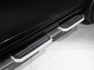 Land Rover Defender 110 D300 X-Dynamic HSE - Image 24