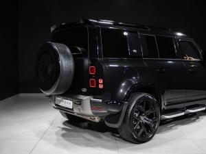 Land Rover Defender 110 D300 X-Dynamic HSE - Image 27