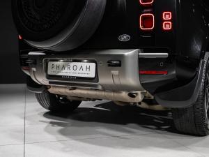Land Rover Defender 110 D300 X-Dynamic HSE - Image 29