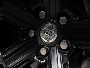 Land Rover Defender 110 D300 X-Dynamic HSE - Image 9