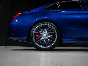 Mercedes-Benz C-Class C63 S - Image 25