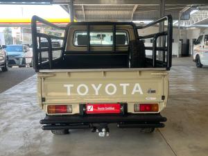 Toyota Land Cruiser 79 4.2D single cab - Image 5