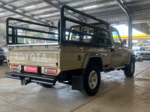 Toyota Land Cruiser 79 4.2D single cab - Image 2