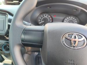 Toyota Hilux 2.0 single cab S (aircon) - Image 9