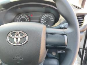 Toyota Hilux 2.0 single cab S (aircon) - Image 10