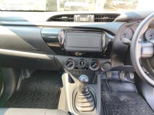 Toyota Hilux 2.0 single cab S (aircon) - Image 14