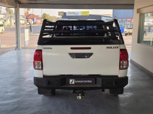 Toyota Hilux 2.4GD-6 Xtra cab Raider manual - Image 5