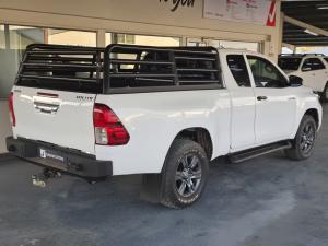 Toyota Hilux 2.4GD-6 Xtra cab Raider manual - Image 2