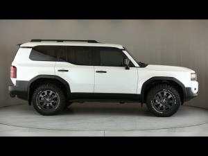 Toyota Land Cruiser Prado 2.8GD VX-R - Image 3