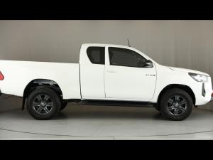 Toyota Hilux 2.4GD-6 Xtra cab Raider auto - Image 3