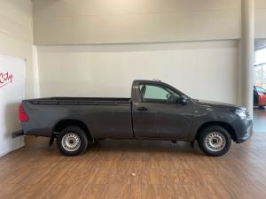 Toyota Hilux 2.0 single cab S - Image 3