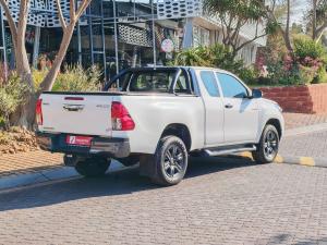 Toyota Hilux 2.4GD-6 Xtra cab Raider manual - Image 2