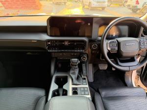 Toyota Land Cruiser Prado 2.8GD VX-R - Image 6