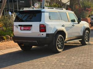 Toyota Land Cruiser Prado 2.8GD VX-R - Image 2
