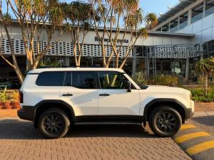 Toyota Land Cruiser Prado 2.8GD VX-R - Image 3