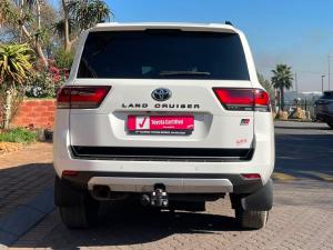 Toyota Land Cruiser 300 3.3D GR-Sport - Image 5