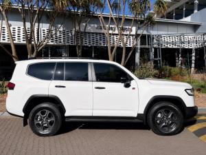 Toyota Land Cruiser 300 3.3D GR-Sport - Image 3