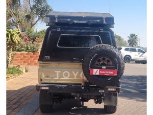 Toyota Land Cruiser 79 4.5D-4D V8 double cab LX - Image 5