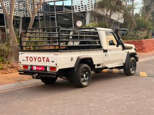Toyota Land Cruiser 79 4.5D-4D LX V8 single cab - Image 2